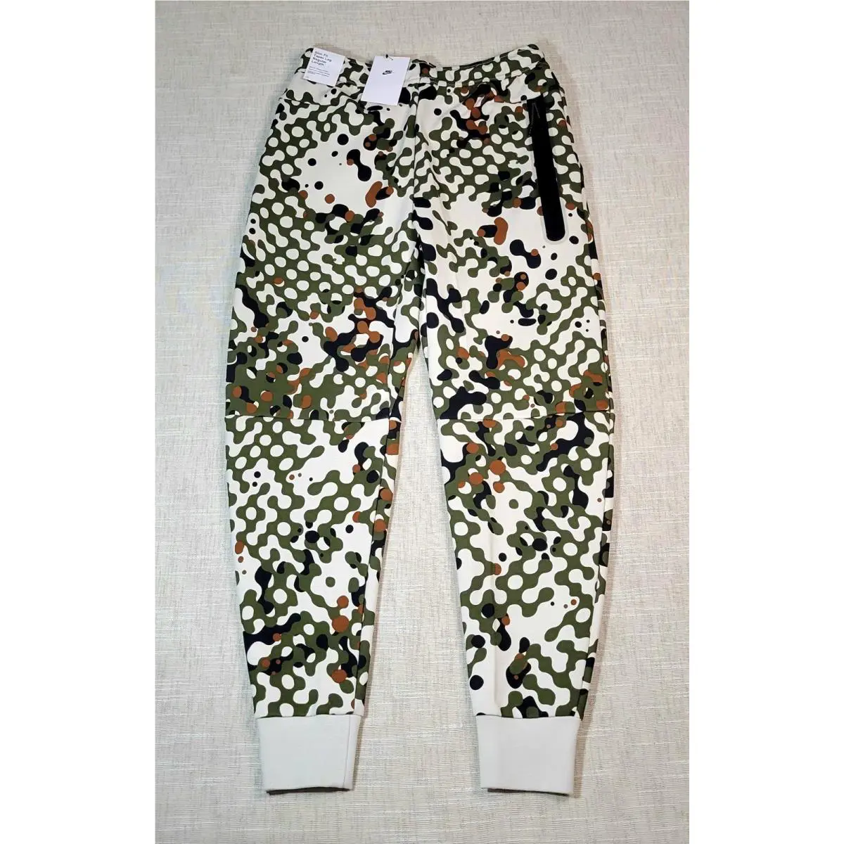 Nike clothing - Nike NSW Tech Fleece - NSW Tech Fleece - DD4692-326 - Green Brown Camouflage 1