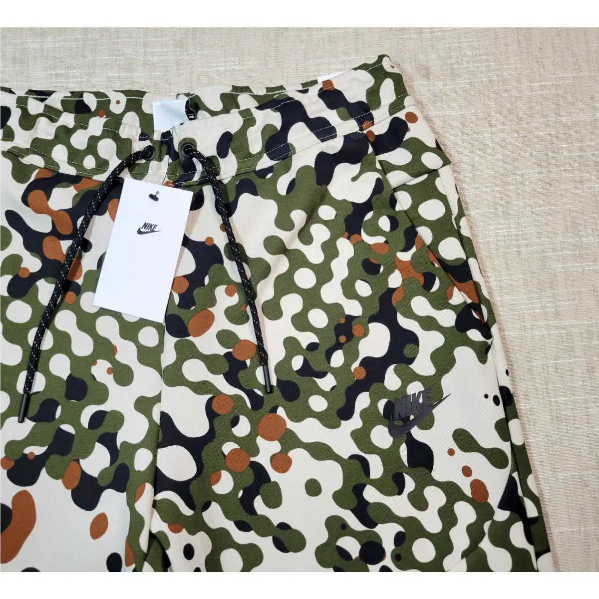 Nike clothing - Nike NSW Tech Fleece - NSW Tech Fleece - DD4692-326 - Green Brown Camouflage 2