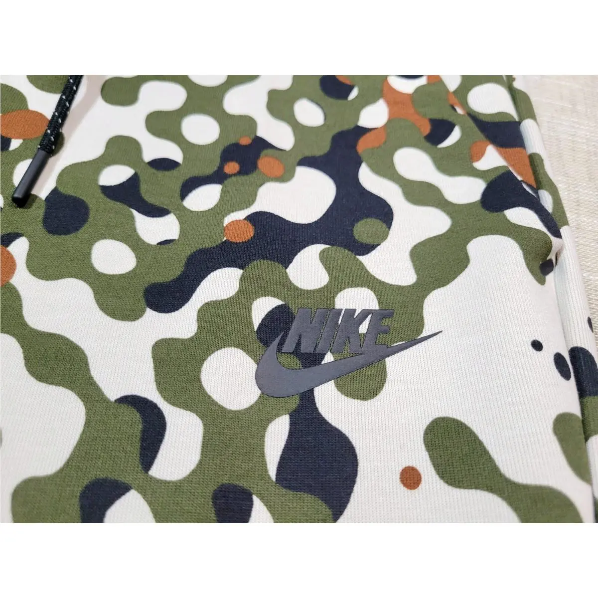 Nike clothing - Nike NSW Tech Fleece - NSW Tech Fleece - DD4692-326 - Green Brown Camouflage 3