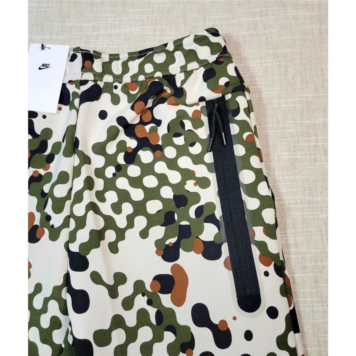 Nike clothing - Nike NSW Tech Fleece - NSW Tech Fleece - DD4692-326 - Green Brown Camouflage 4