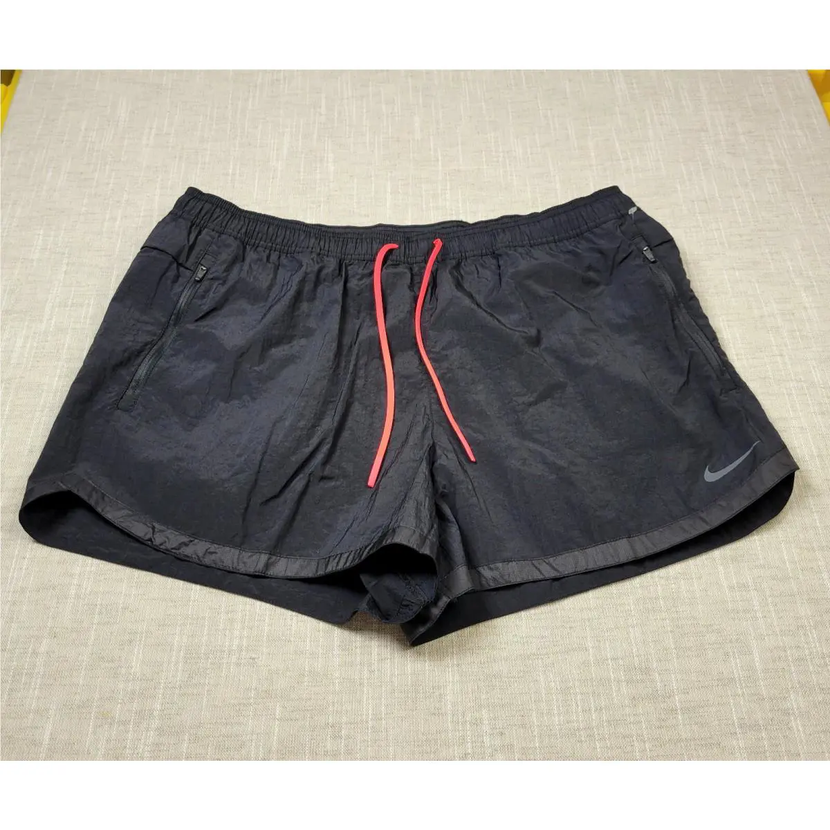 Nike clothing - NIKE Run Division - Run Division - DM4632-010 - Black Gray 1