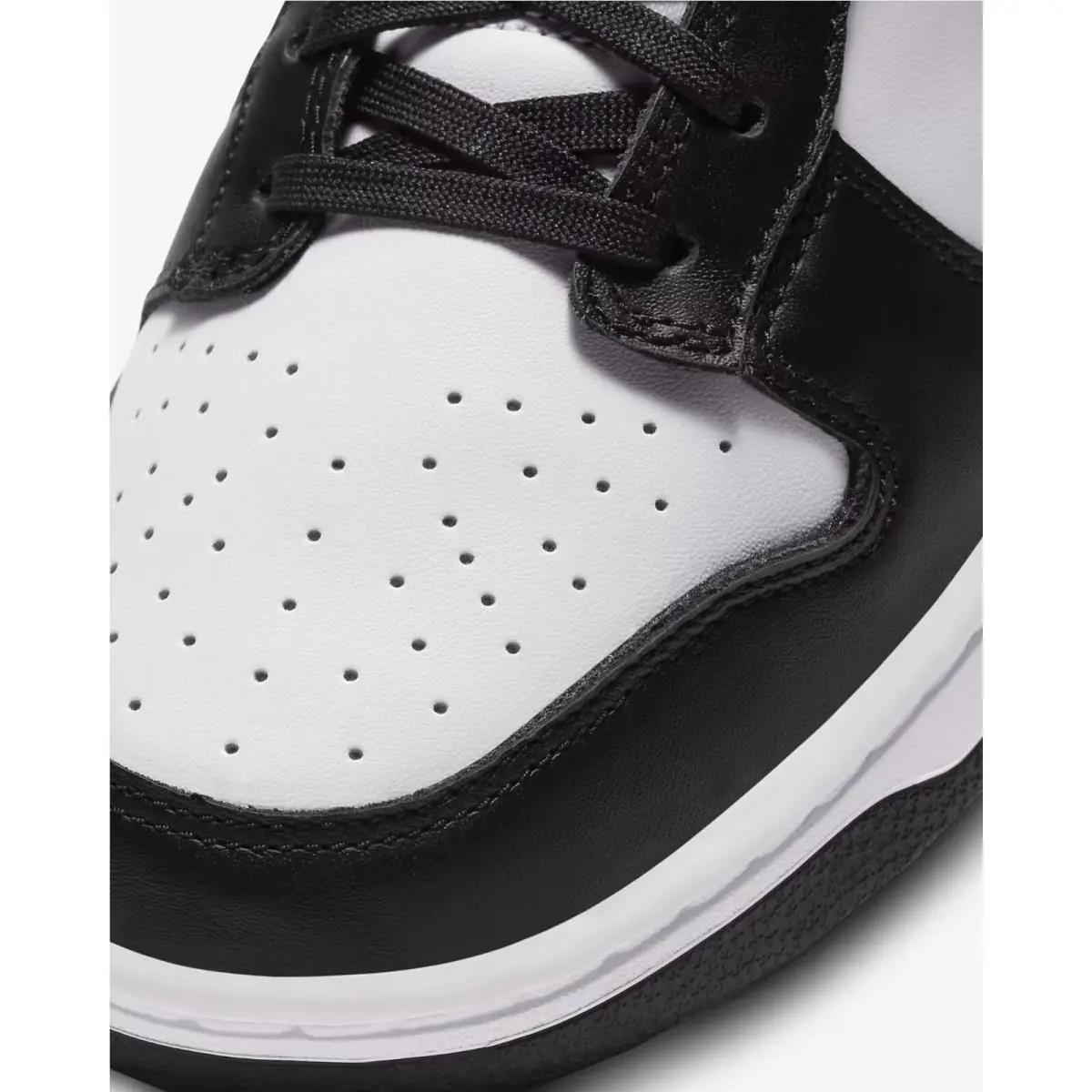 Nike shoes Dunks - Black and White 12