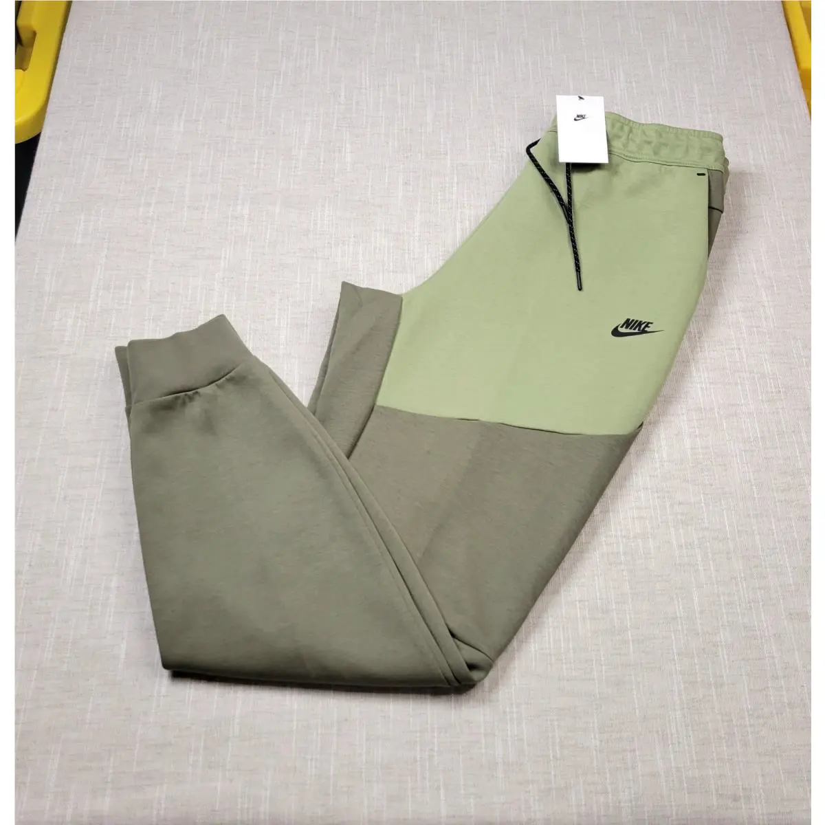 Nike clothing Tech Fleece - Green Black 13
