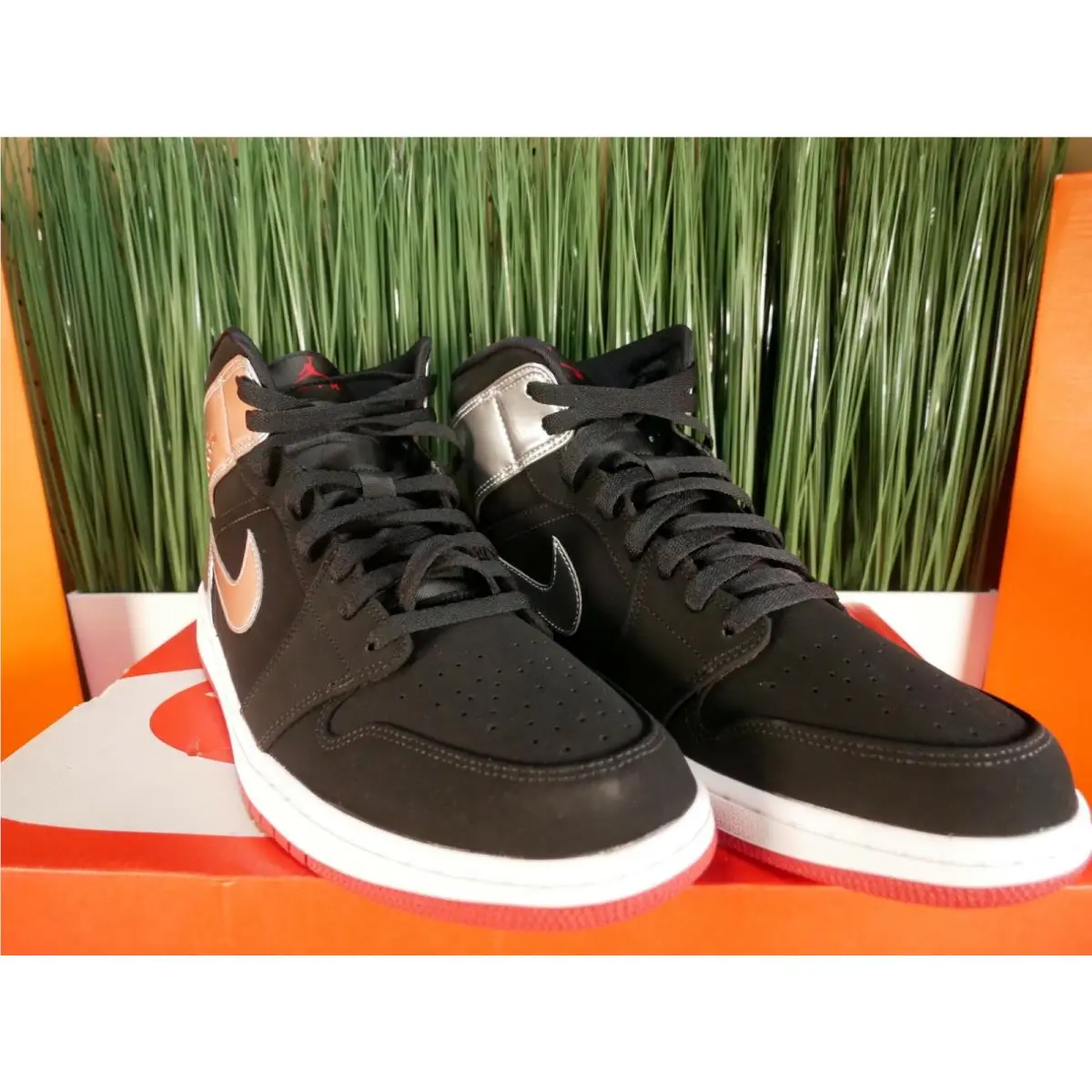Nike shoes - Air Jordan 1 Mid - Air Mid - 554724 057 - Black 4
