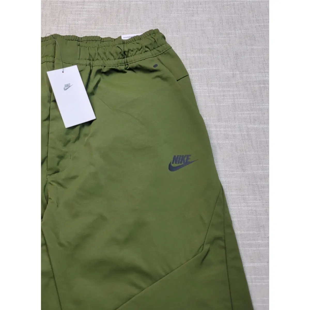 Nike clothing - nike tech - tech - DR9101-326 - Green Black 2