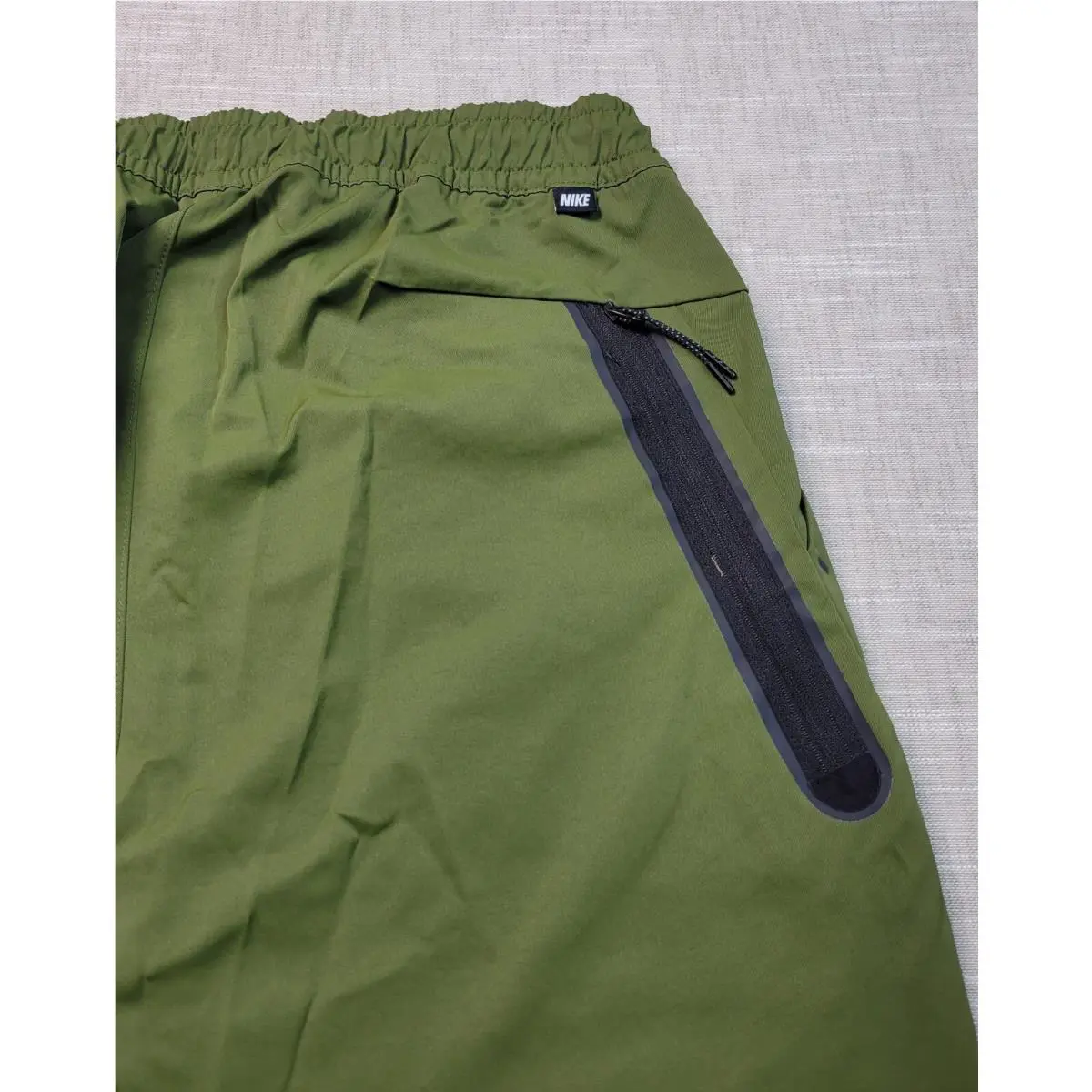 Nike clothing - nike tech - tech - DR9101-326 - Green Black 5