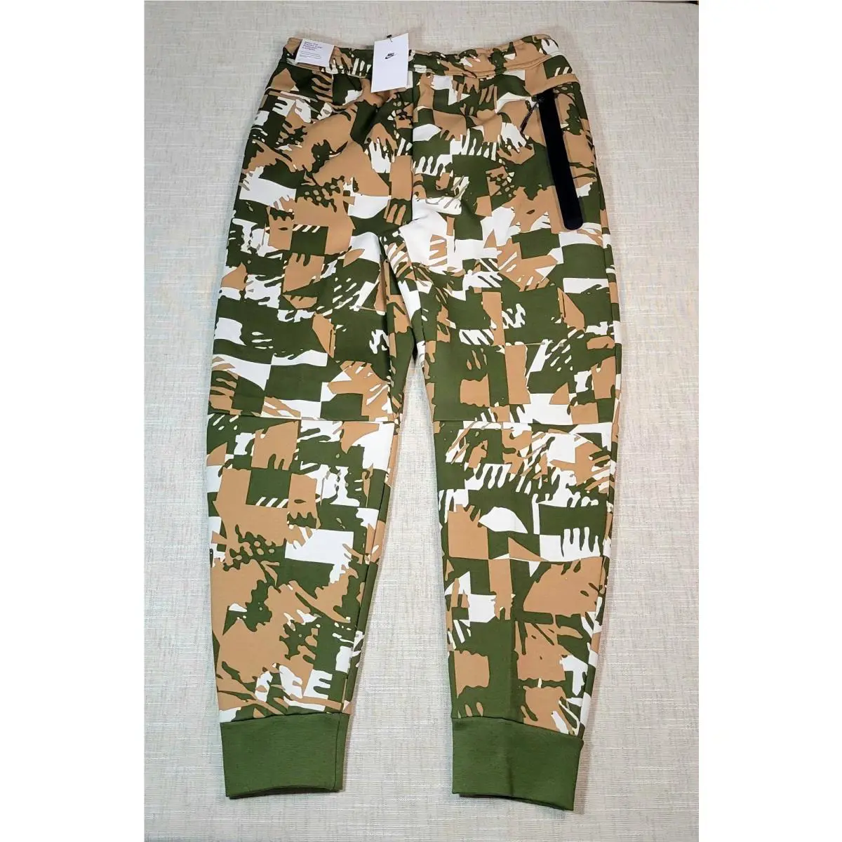 Nike clothing - Nike NSW Tech Fleece - NSW Tech Fleece - DM6472-072 - Green Brown Camouflage 1