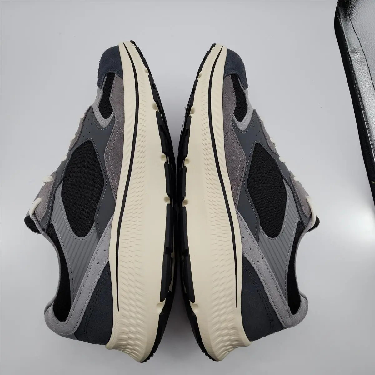 Skechers shoes - Skechers Go Run Consistent 2.0 Retro Runner V1 - 220872/CCBK - Charcoal/Black 8