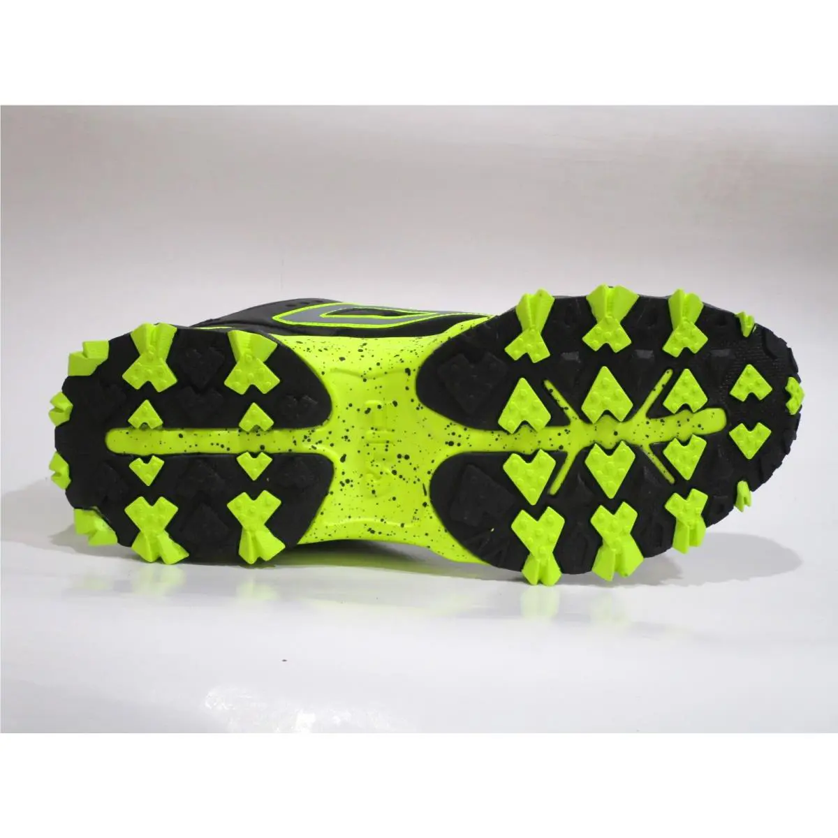 Fila shoes - FILA Oakmont Tr - Oakmont - 1JM01276-007 - Black/Safety Yellow 3