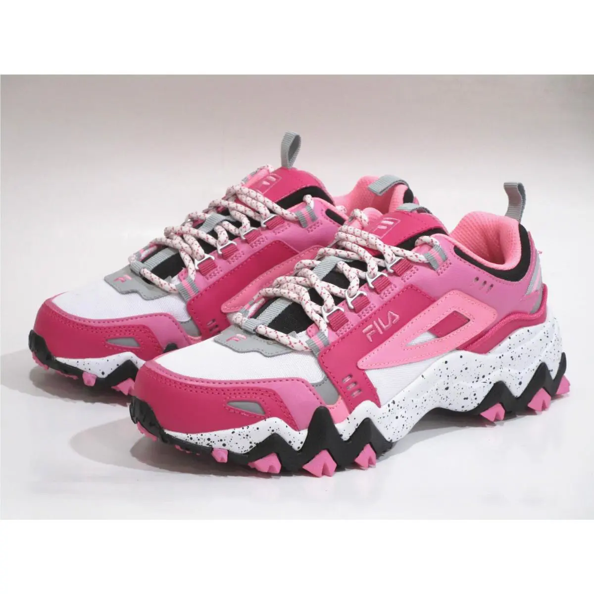 Fila shoes - Fila Oakmont TR - Oakmont - 5JM01566-154 - Pink/White 4