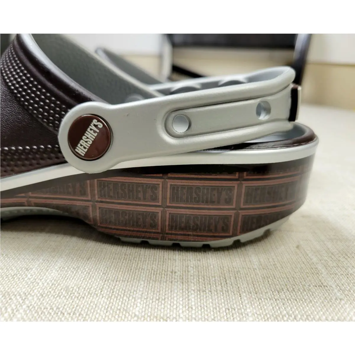 Crocs shoes - CROCS Hershey `s - Hershey - Brown Silver 8