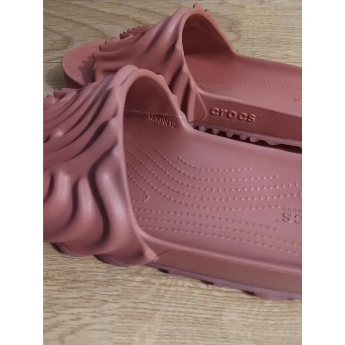 Crocs shoes - Classic - Classic - Red (UPC: 196265831487) 1