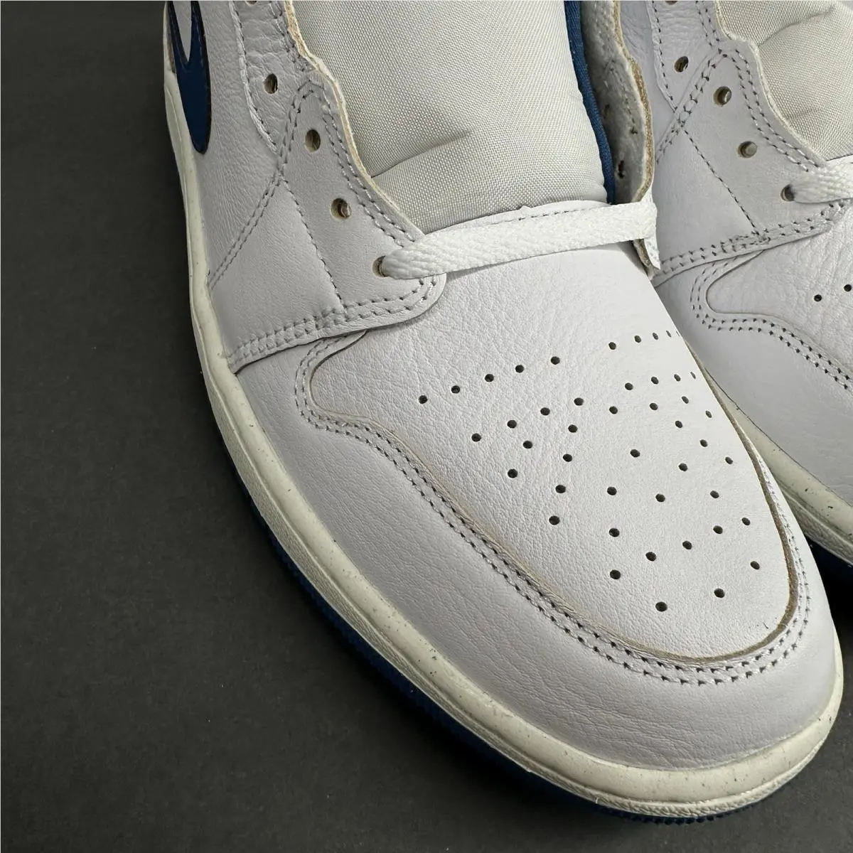 Nike shoes - Air Jordan 1 - Air - FN5215-141 - White 5
