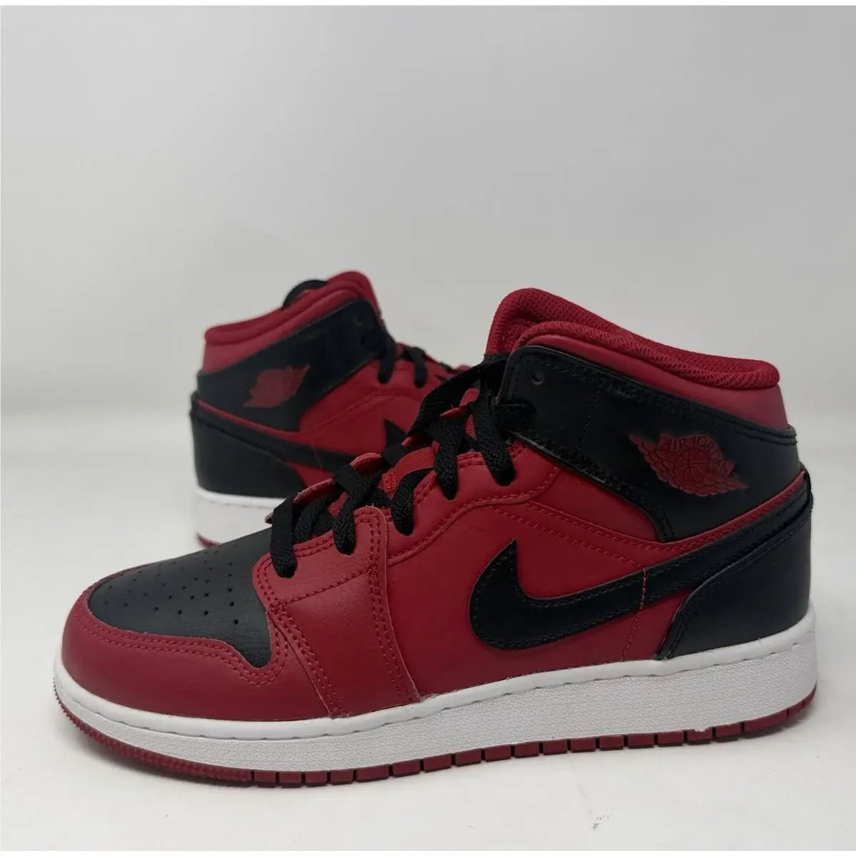 Nike shoes - Air Jordan 1 Mid (GS) - 554725-660 - Red, Black, White 1