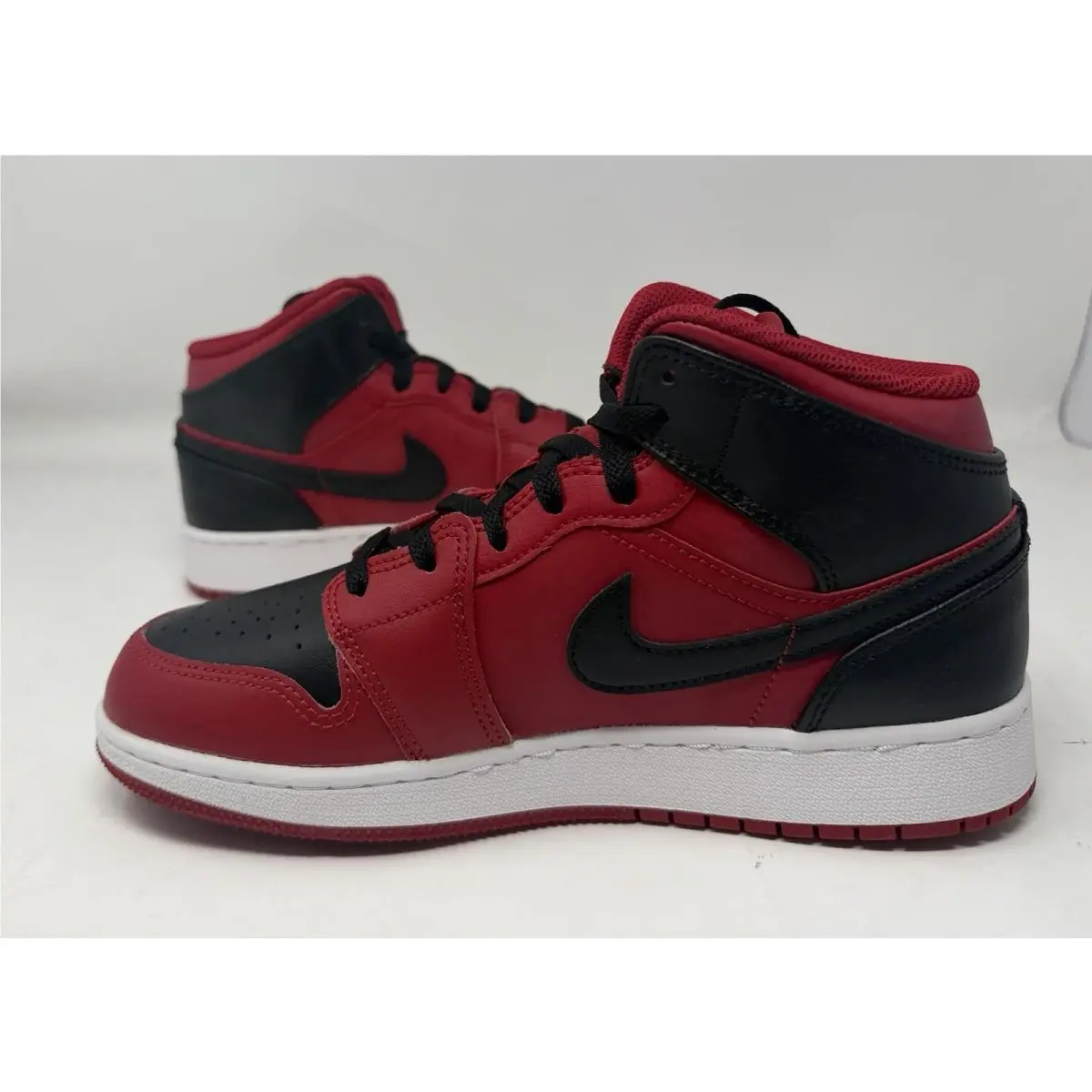 Nike shoes - Air Jordan 1 Mid (GS) - 554725-660 - Red, Black, White 3