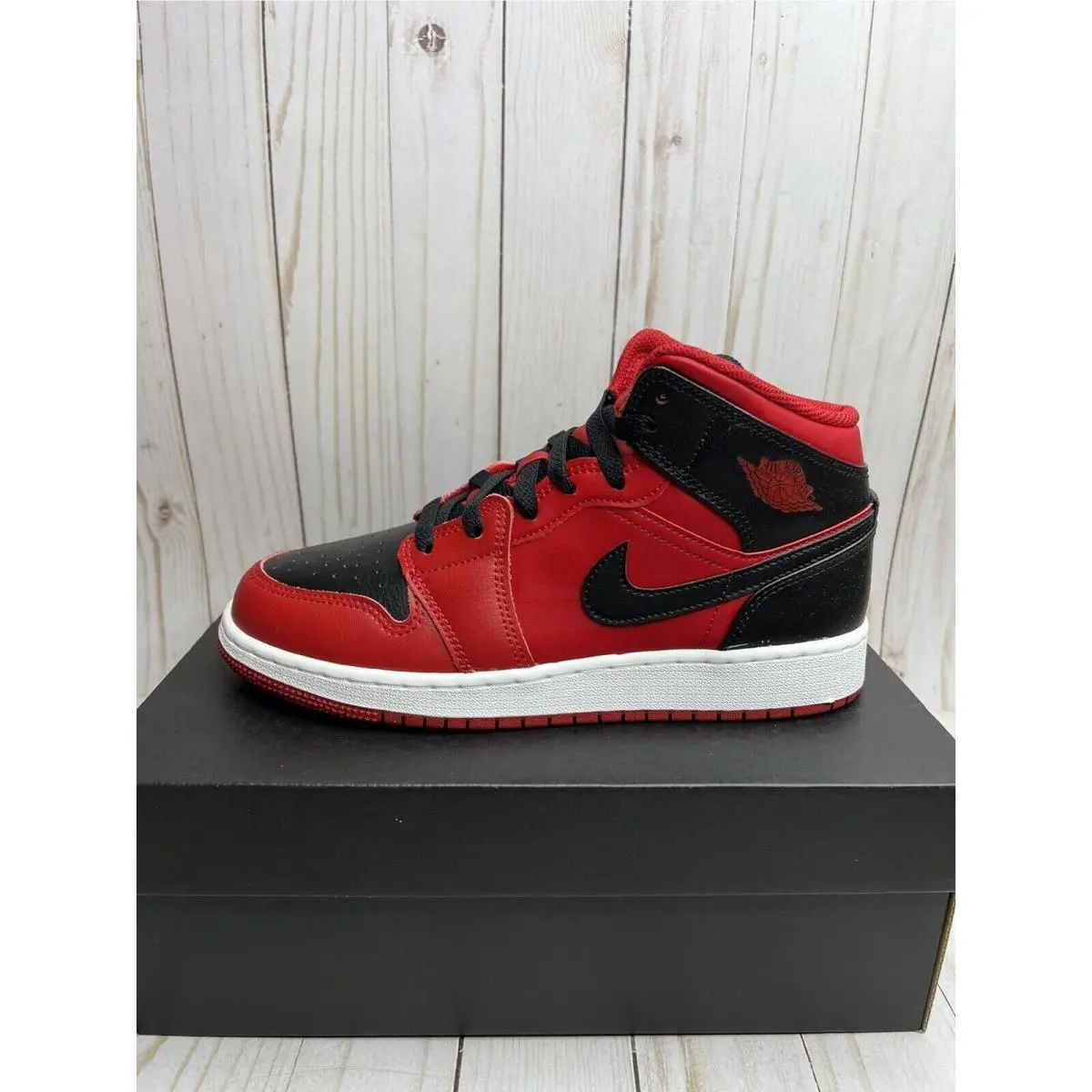 Nike shoes - Nike Kids Air Jordan 1 Mid - 554725 660 - Red 0