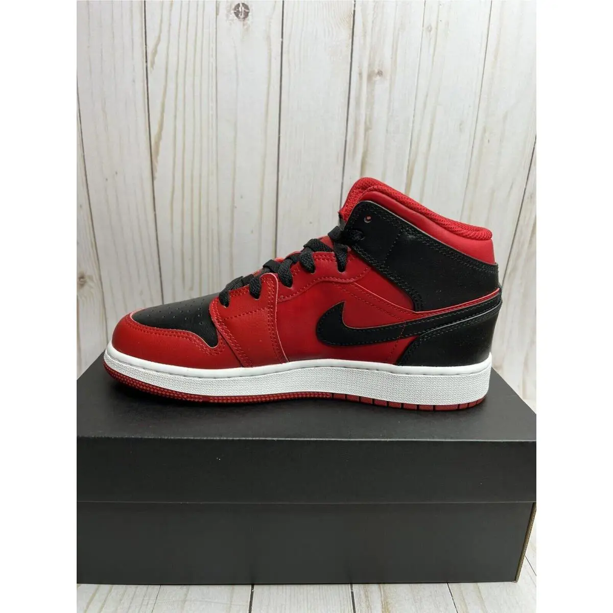 Nike shoes - Nike Kids Air Jordan 1 Mid - 554725 660 - Red 4