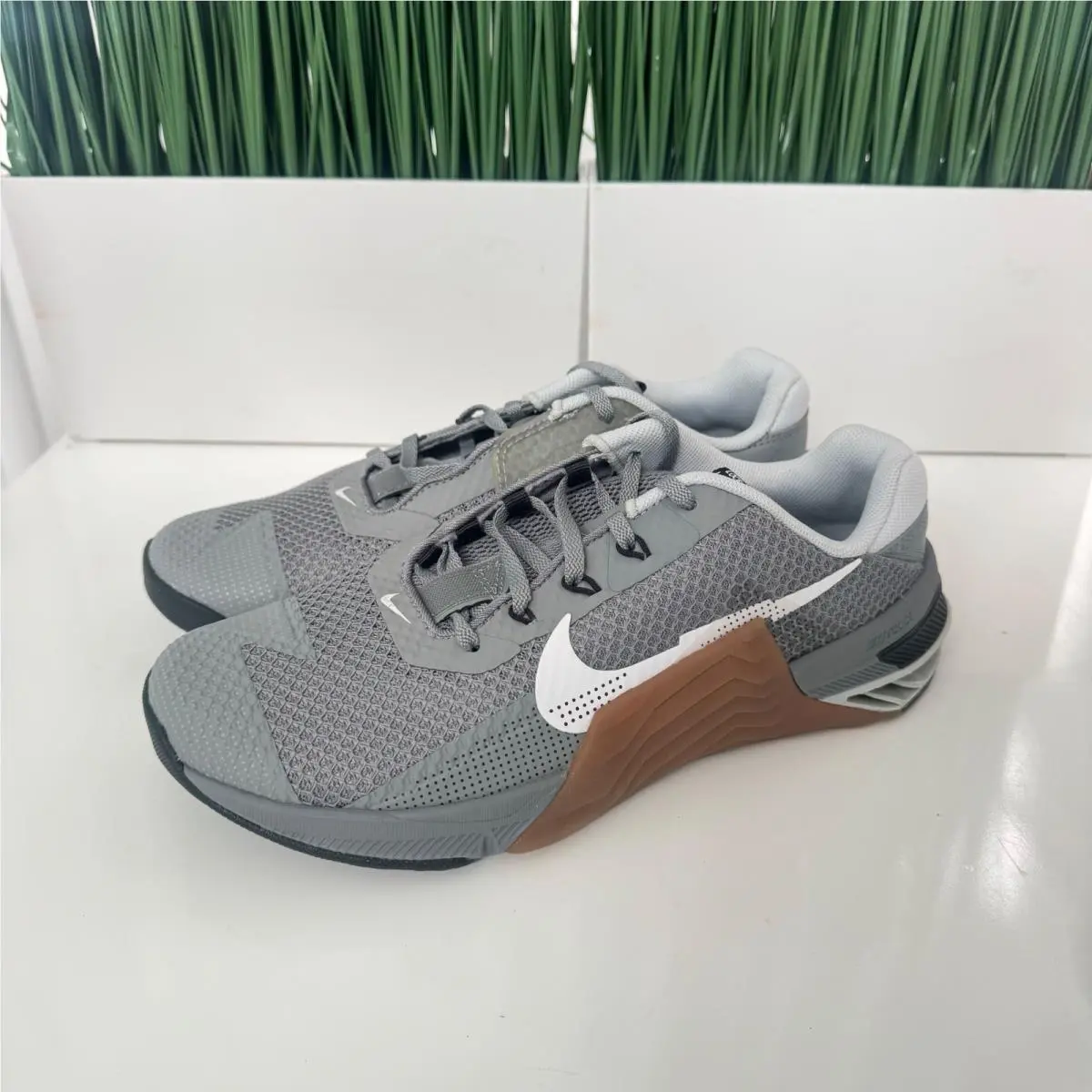 Metcon 7 Nby Particle Grey White Gum Mens Shoes CZ8281-011 Size 8 by Nike