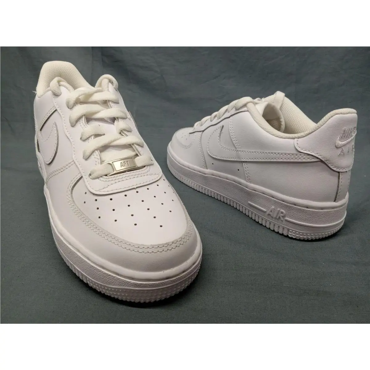 Nike Air Force 1 LE GS Sneaker White White Boys Size 6.5 - White