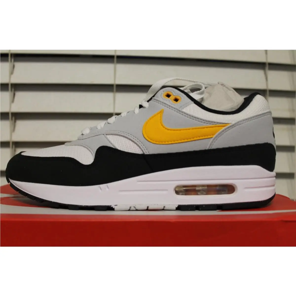 Size 9 - Nike Air Max 1 Steelers White Gold Black Sneakers FD9082-104