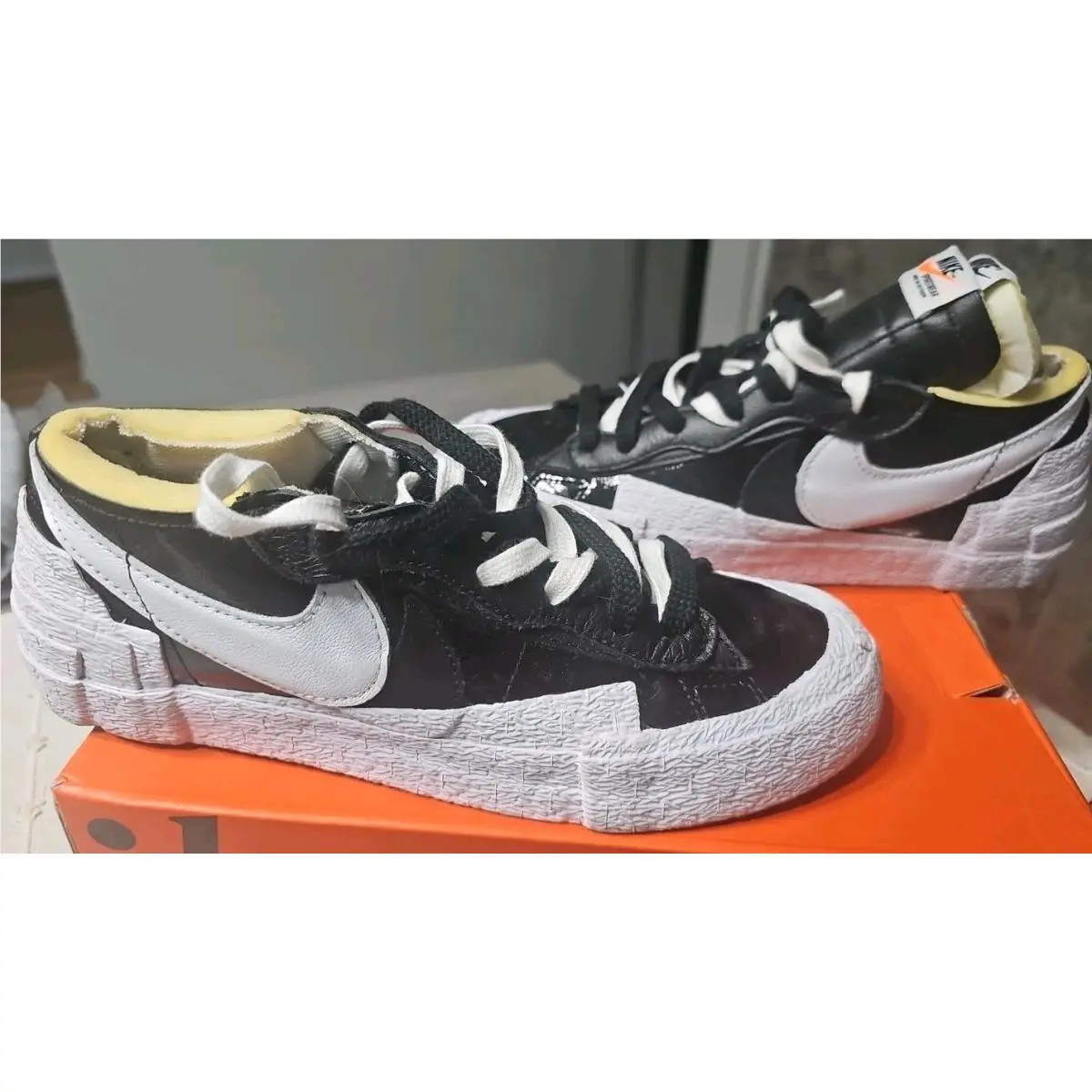 Unisex Mens Size 6.5 Womens 8 Sacai x Nike Blazer Low Patent Leather Sneaker