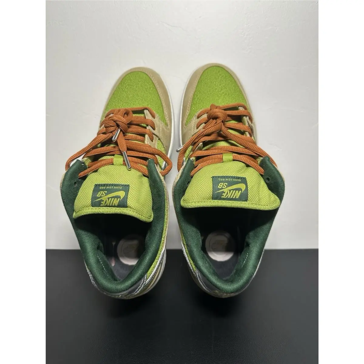 Nike shoes - Nike SB Dunk Low Pro WC - FQ7585-200 - Sesame / Metallic Silver-Pear (UPC: 197597483931) 4