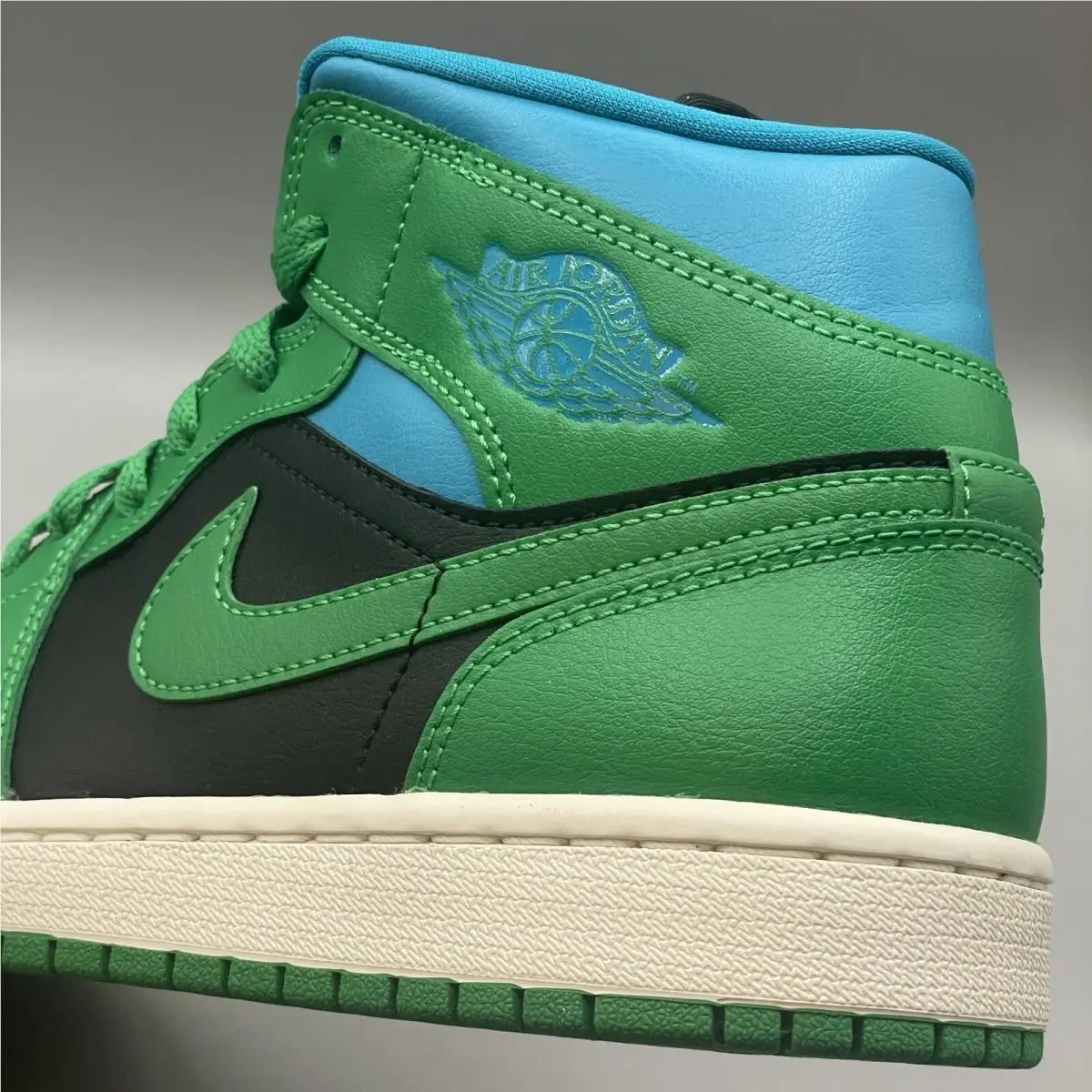Nike shoes - Nike Air Jordan 1 - Air - BQ6472-033 - Black/Aquatone/Sail/Lucky Green 5