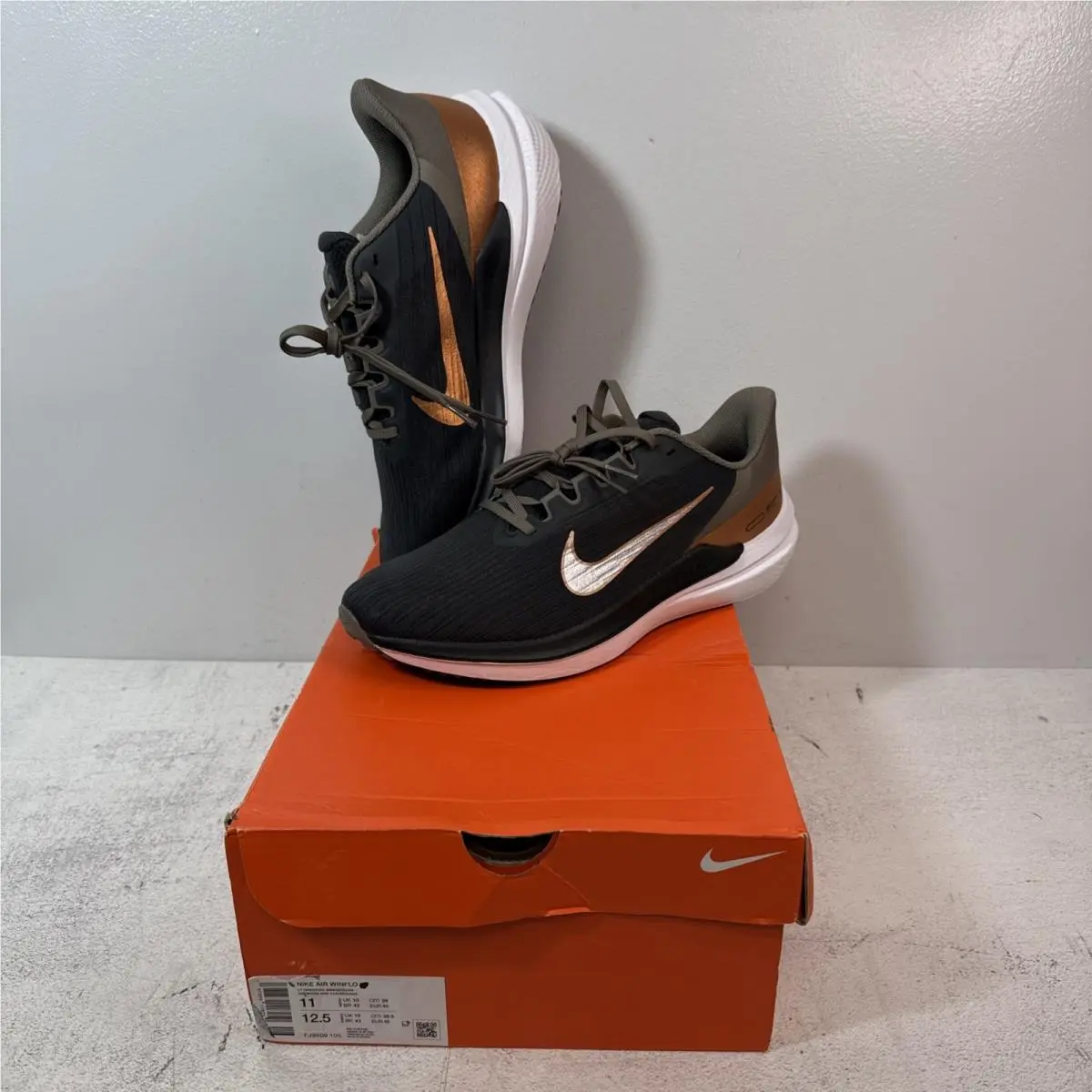 Nike Air Winflo 9 Womens 11 Grey Metallic Copper Running Shoes DD8686-005