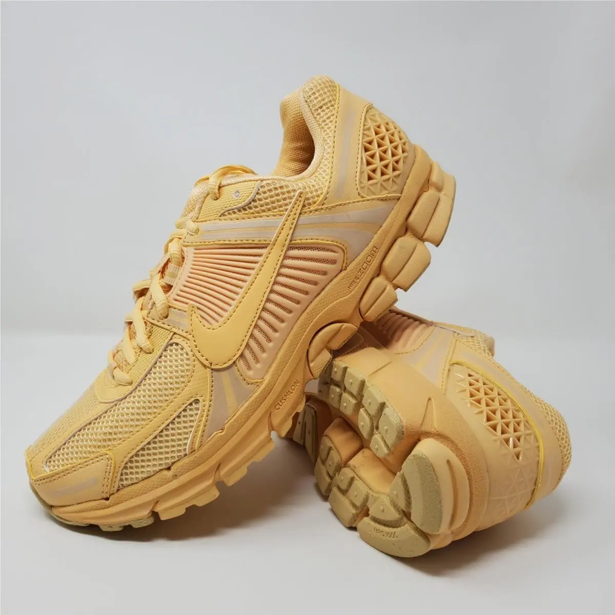 Nike Zoom Vomero 5 Celestial Gold Yellow Running Shoes HF5493-200 Men’s Size 9