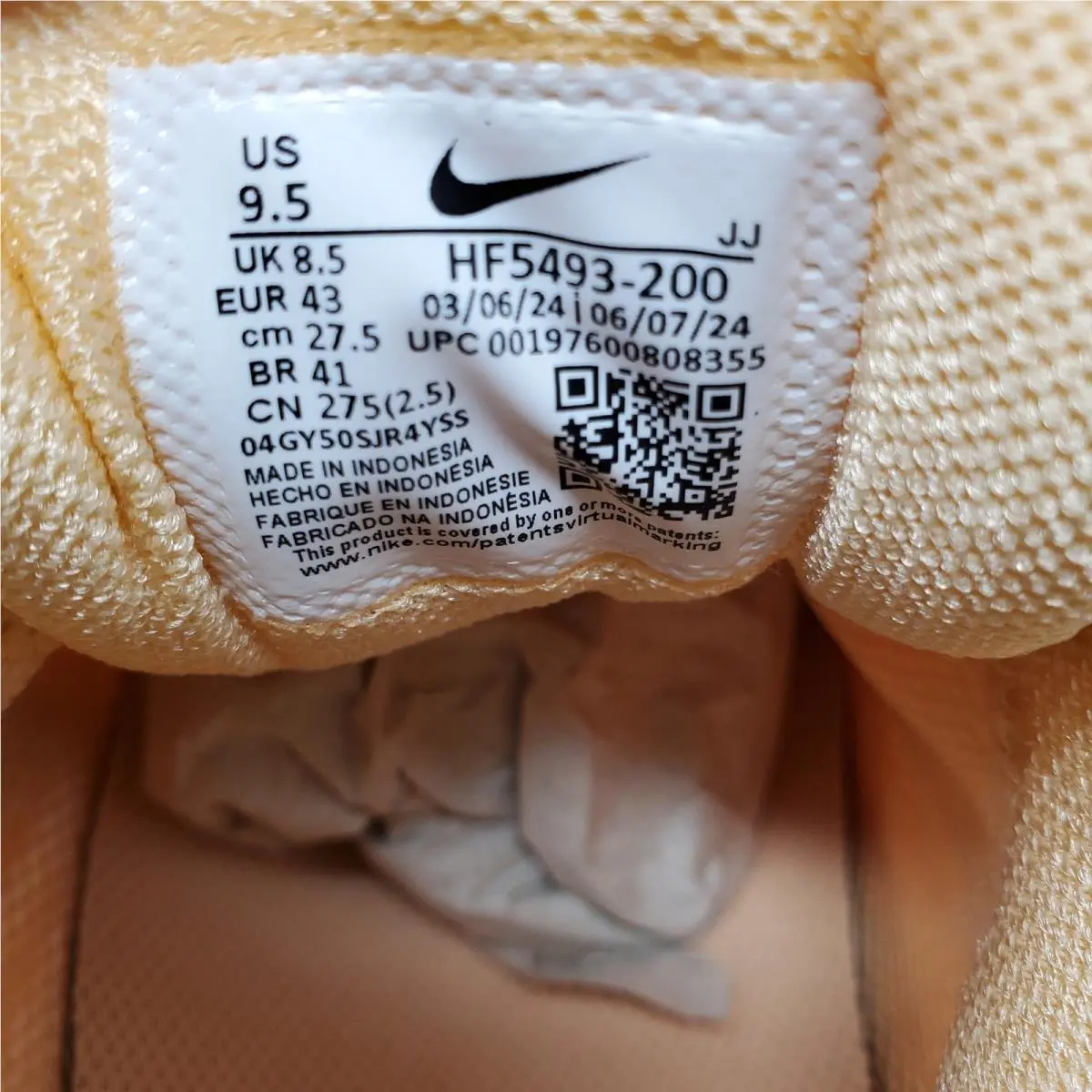 Nike shoes - Nike Air Zoom Vomero 5 - HF5493-200 - Gold 8