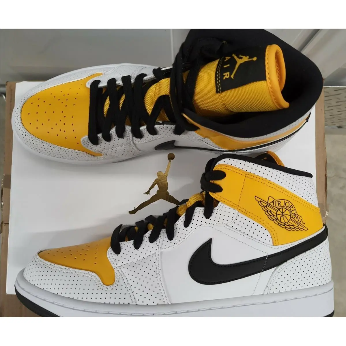 Nike shoes - Air Jordan 1 - Air - BQ6472-107 - White 2