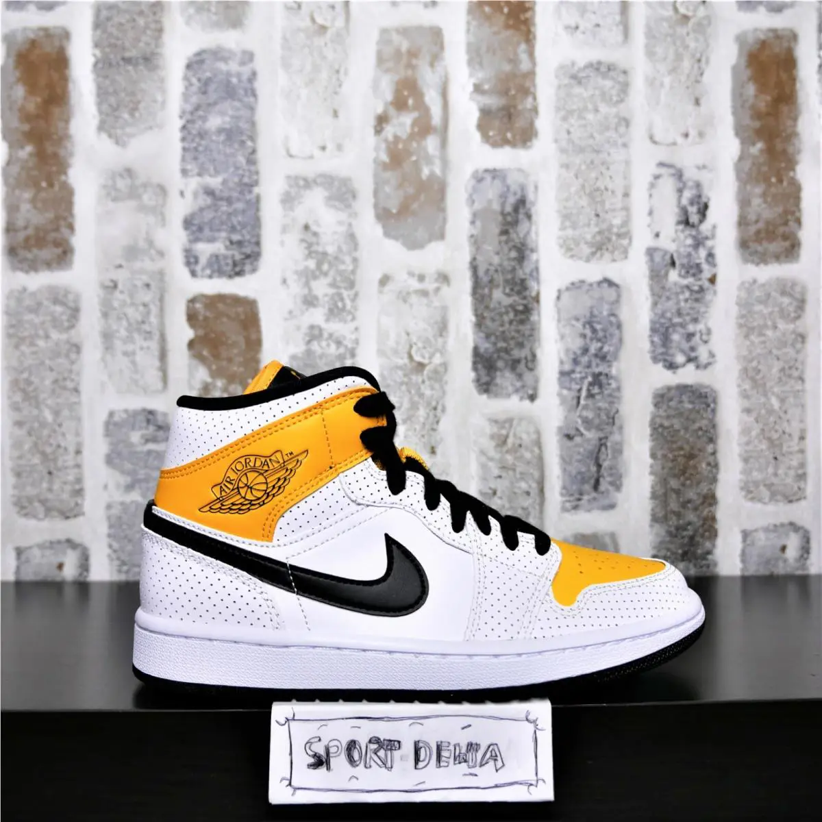 Nike shoes - Air Jordan 1 - Air - BQ6472-107 - White/University Gold 0