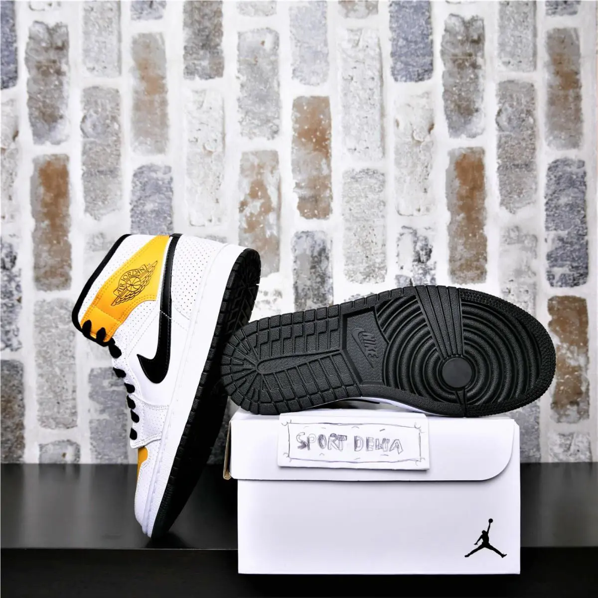 Nike shoes - Air Jordan 1 - Air - BQ6472-107 - White/University Gold 4