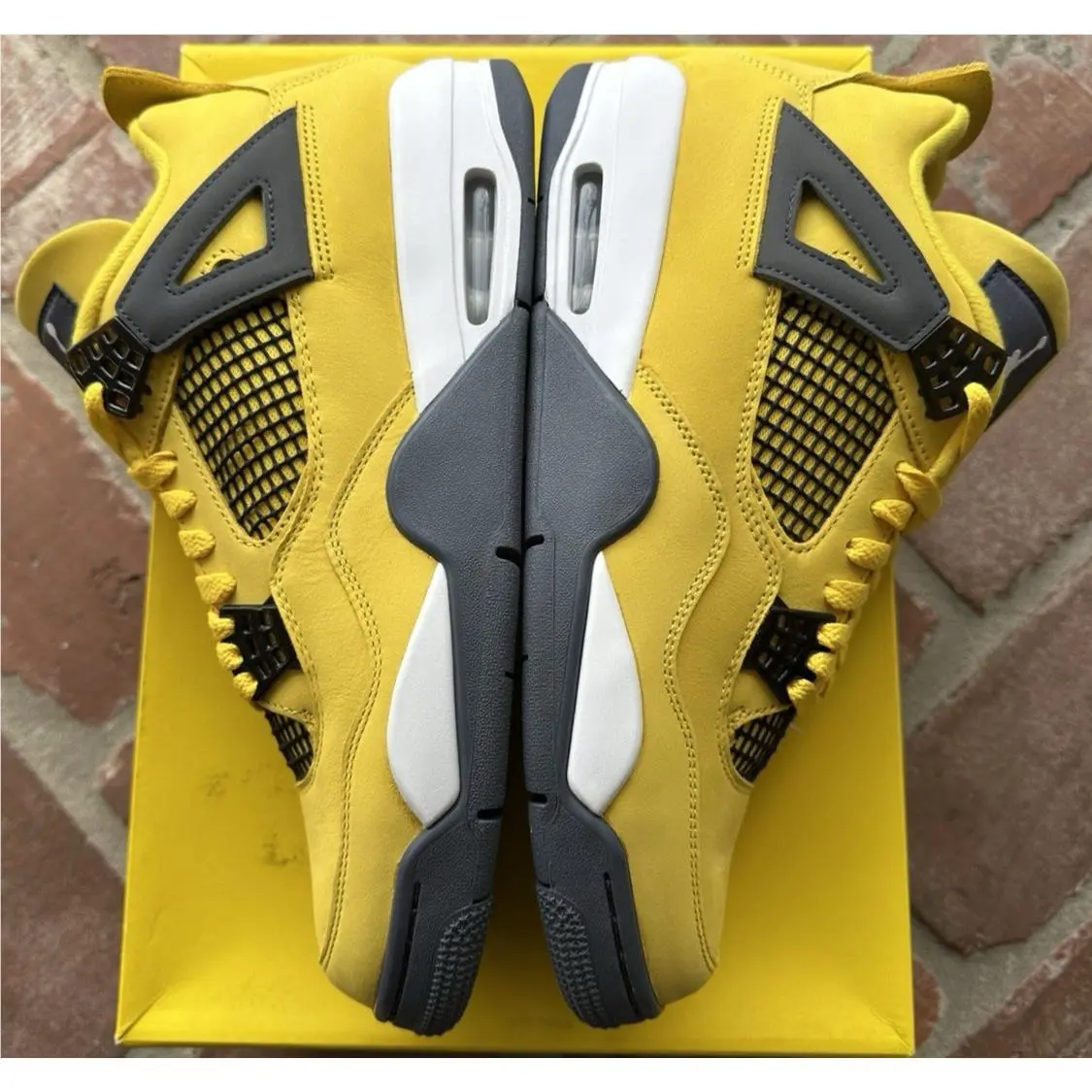 Nike Air Jordan 4 Retro Lightning 2021 Sneakers SZ 10.5 CT8527 700
