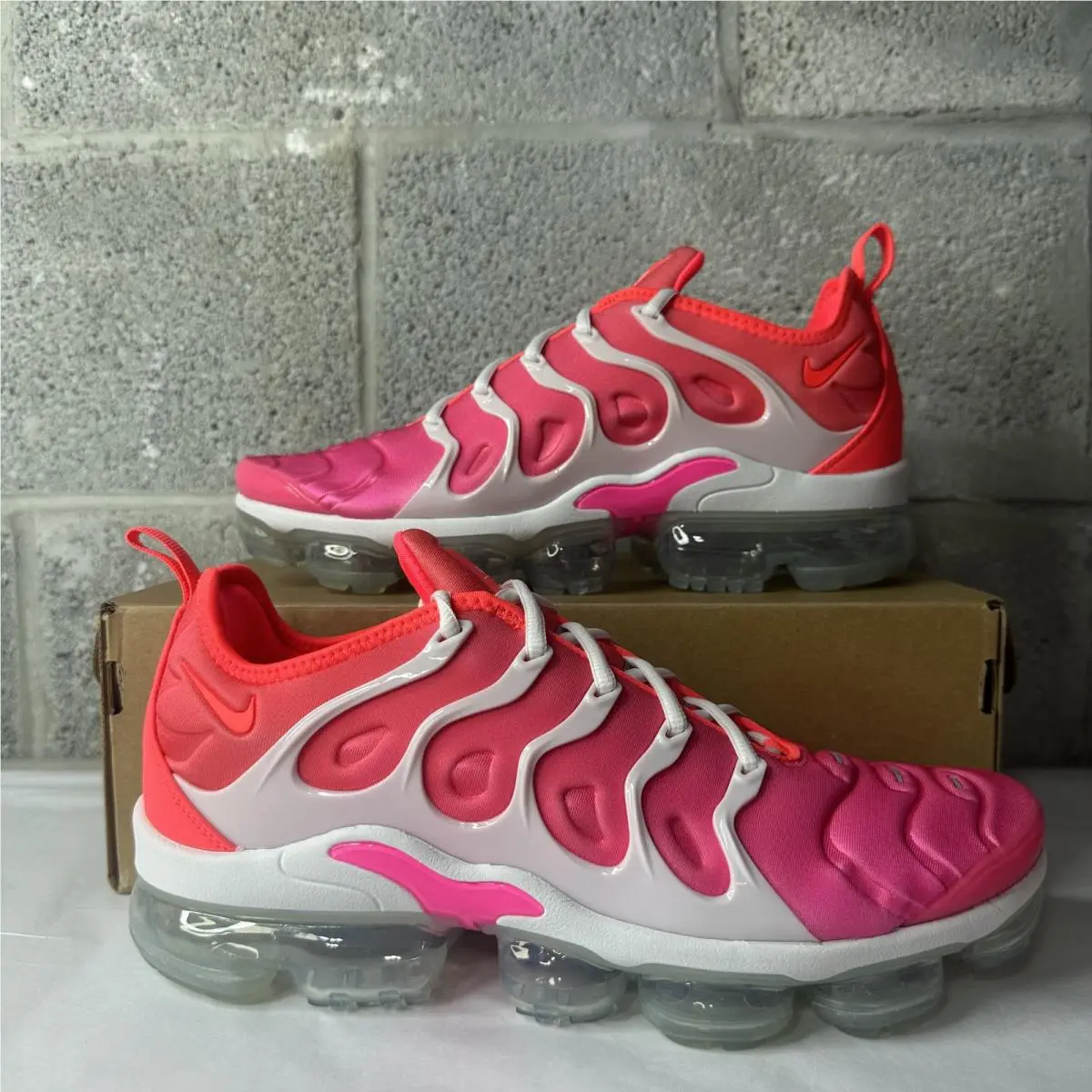 Nike shoes - Nike Air Vapormax Plus - Air Vapormax Plus - CZ7995-001 - Platinum Tint/Flash Crimson 0