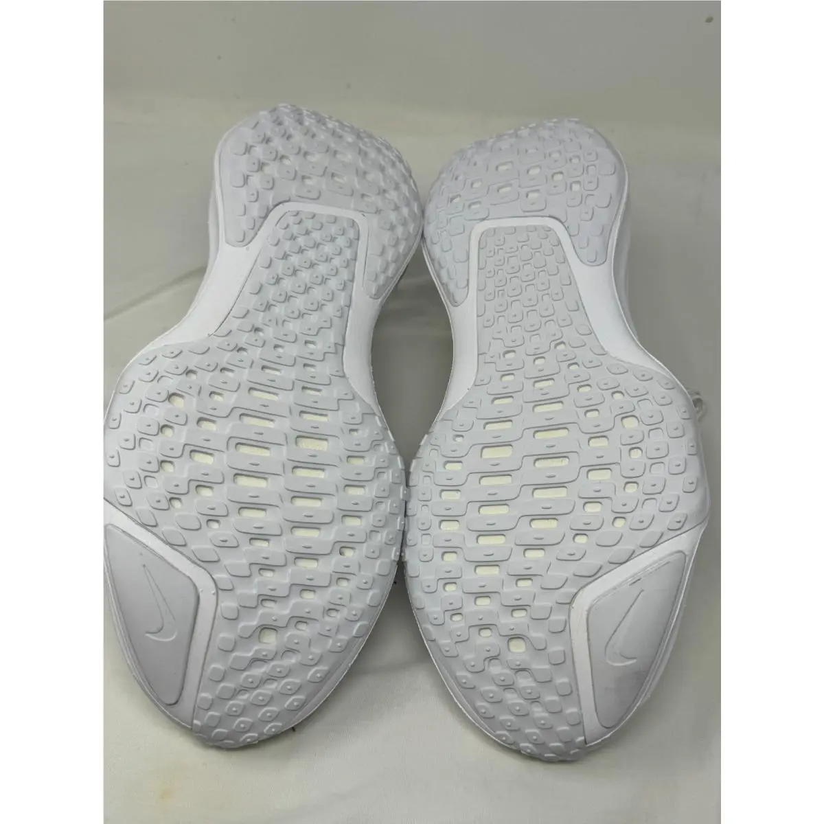 Nike shoes - Nike ZoomX Invincible Run Flyknit 3 - DR2615-103 - White 3