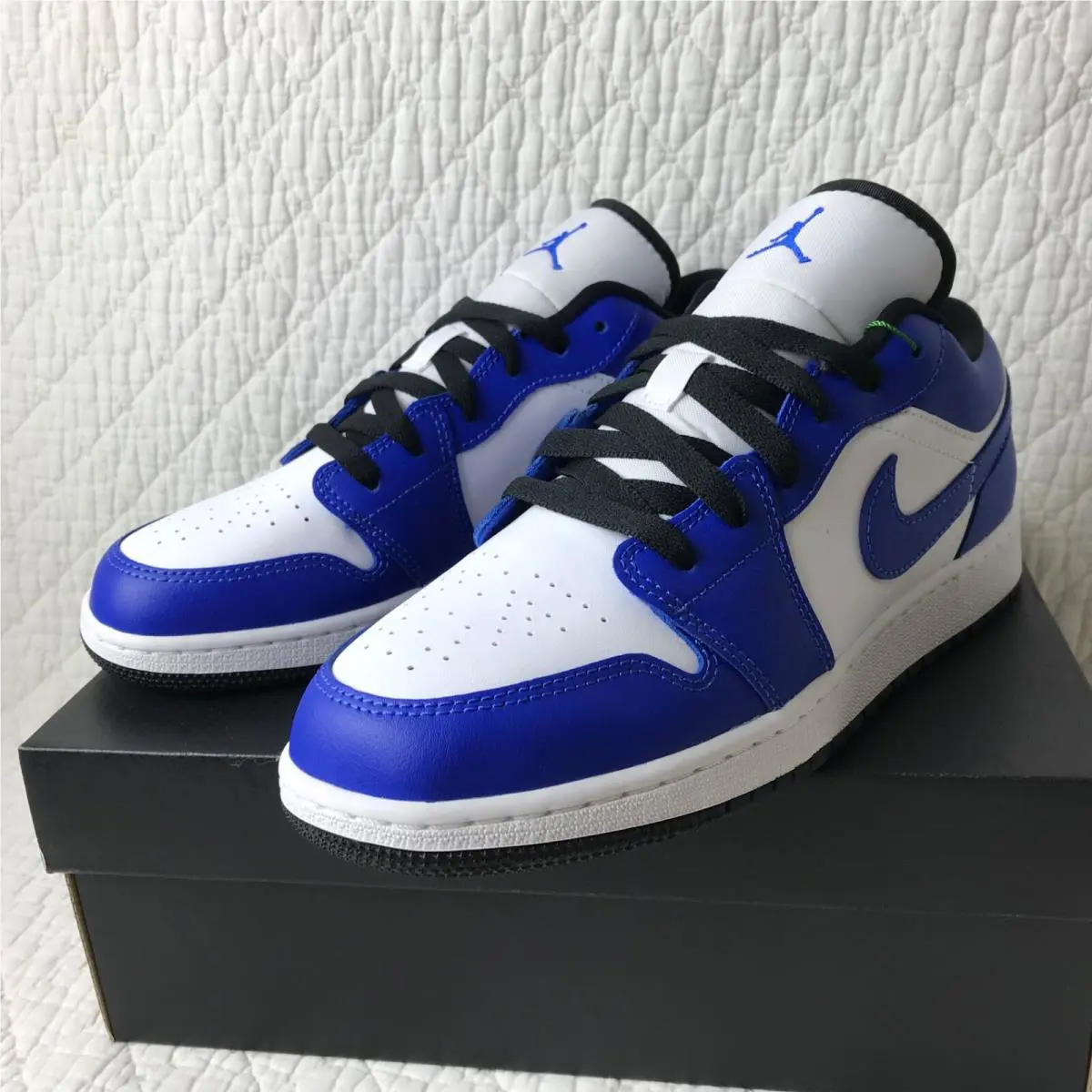 Nike shoes - Air Jordan 1 Low - Air Low - 553560-124 - White/Hyper Royal/Black 4