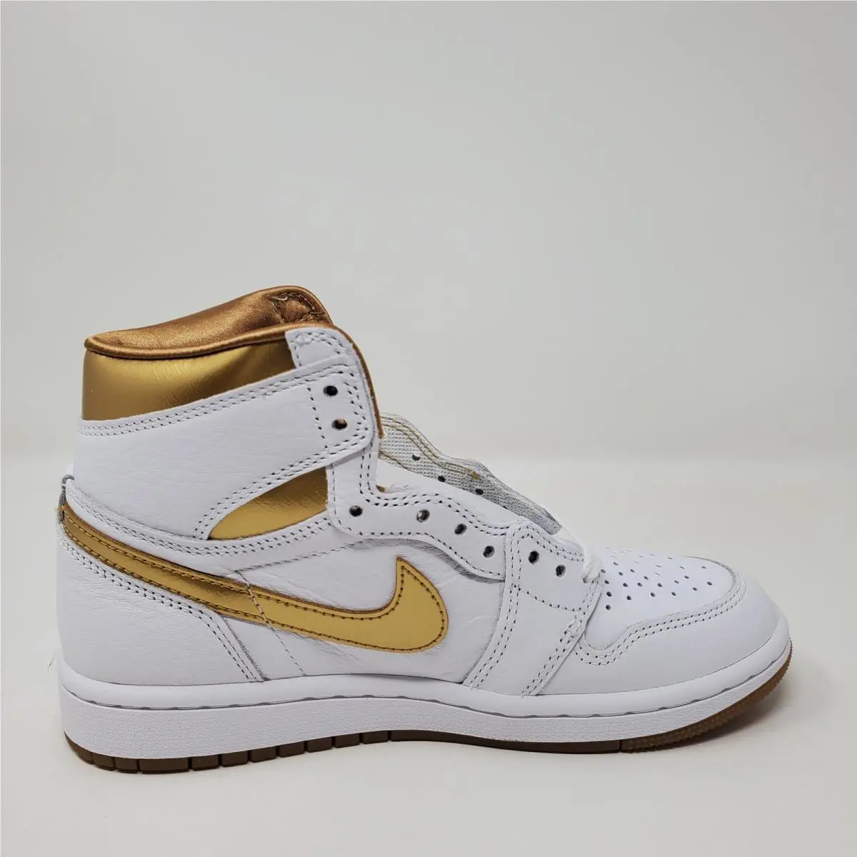 Nike shoes - Air Jordan 1 Retro High OG - FD2596-107 - Gold 4