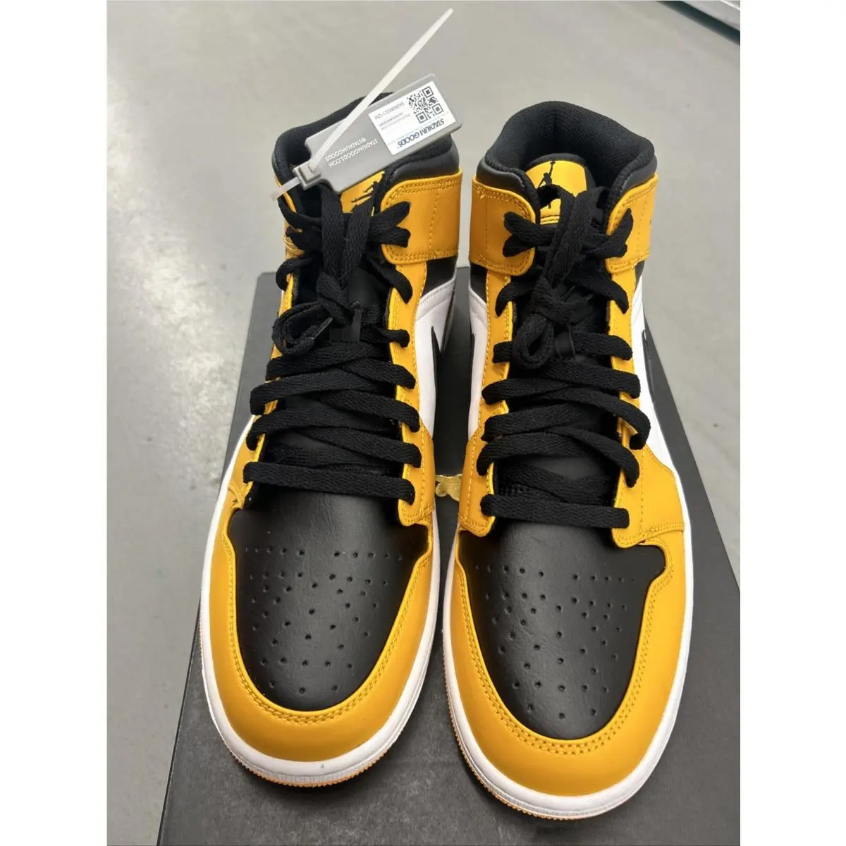 Nike shoes - Air Jordan 1 - Air - 554724-701 - Multicolor, Manufacturer: Taxi/White-Black 0