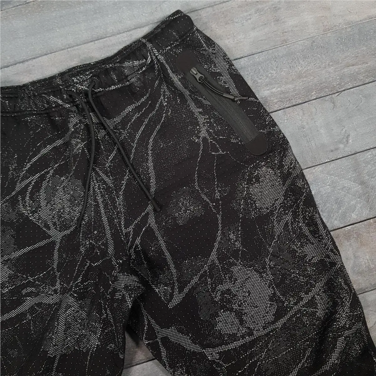 Nike clothing - Nike Tech Fleece - Tech Fleece - DX8048-010 - Black (UPC: 0196150327415) 1