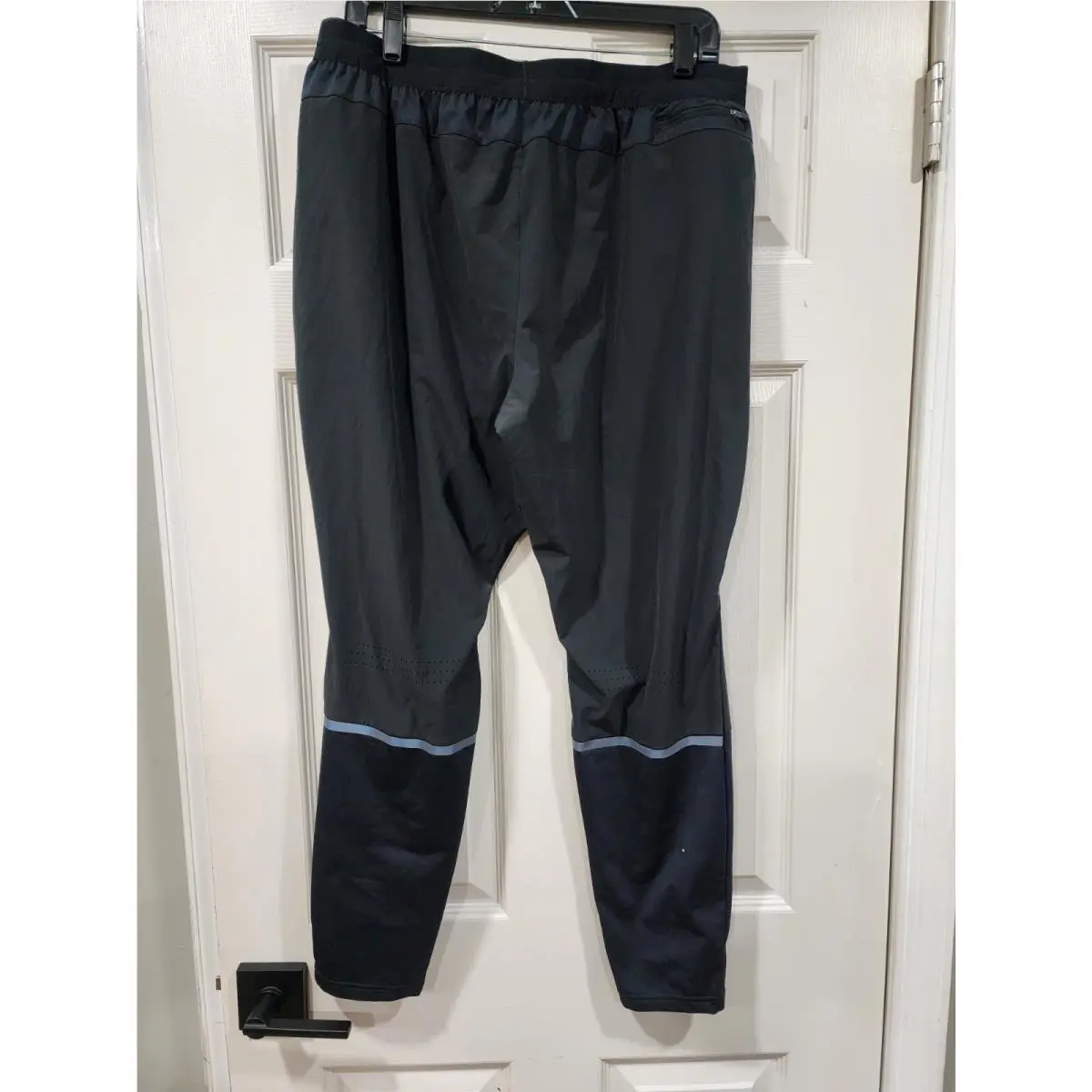 Nike clothing - Nike Swift Gridiron - Swift Gridiron - 928583-010 - Black 4