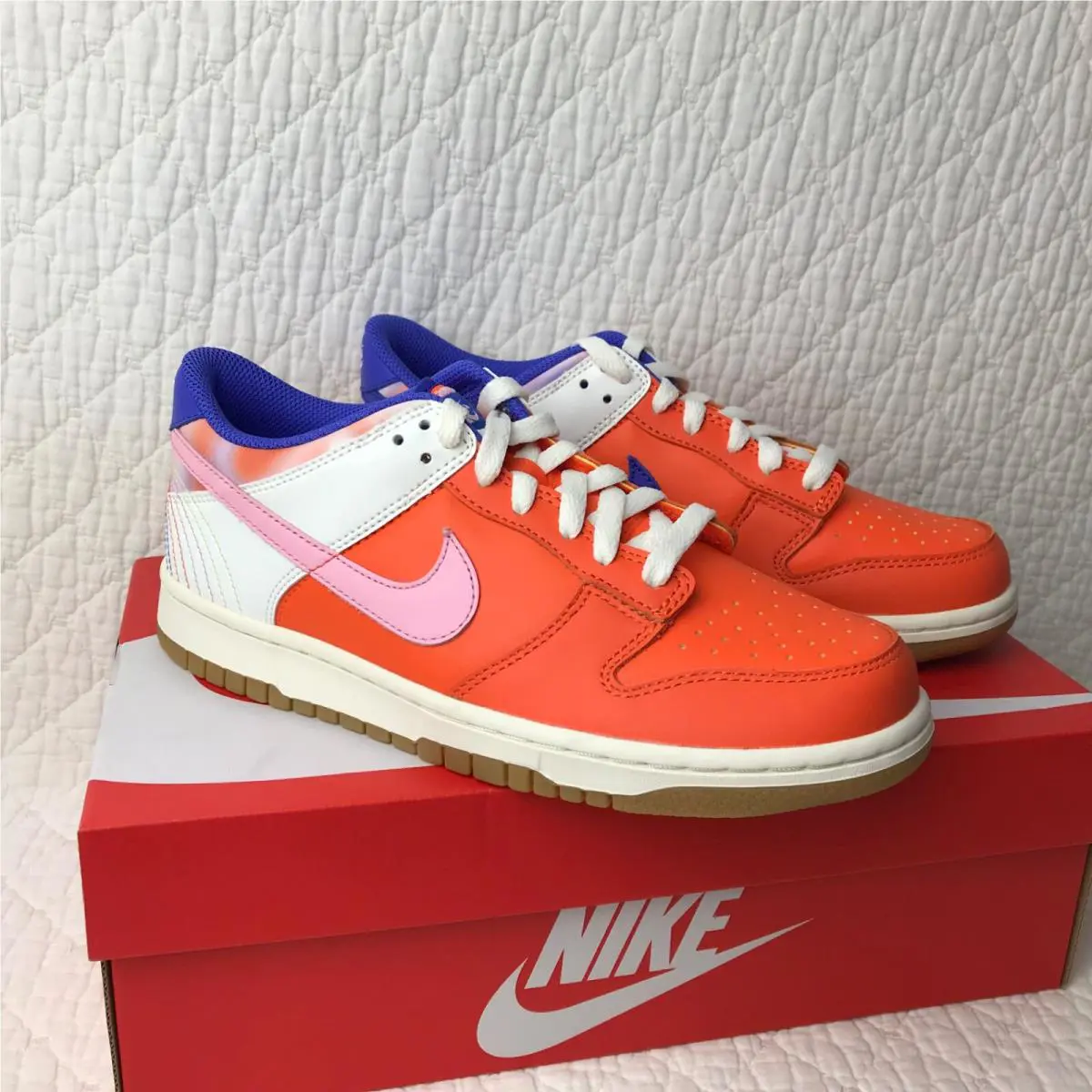 Nike shoes - Nike Dunk Low SE GS - Safety Orange/Med Soft Pink 6