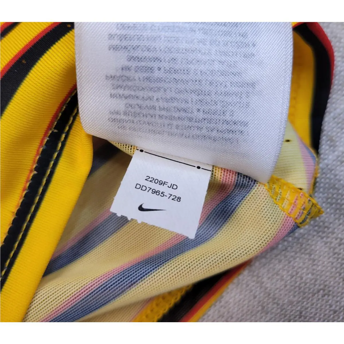 Nike clothing - Nike Pro Elite Uganda Racing Top - DD7965-728 - Yellow Black Red 6