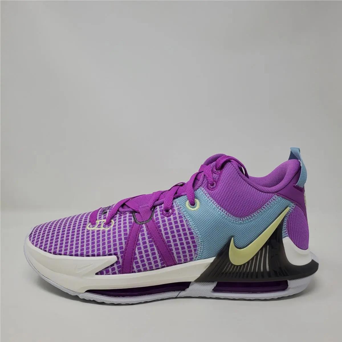 Nike shoes - Nike LeBron Witness 7 - LeBron Witness - DM1123-500 - Purple 3