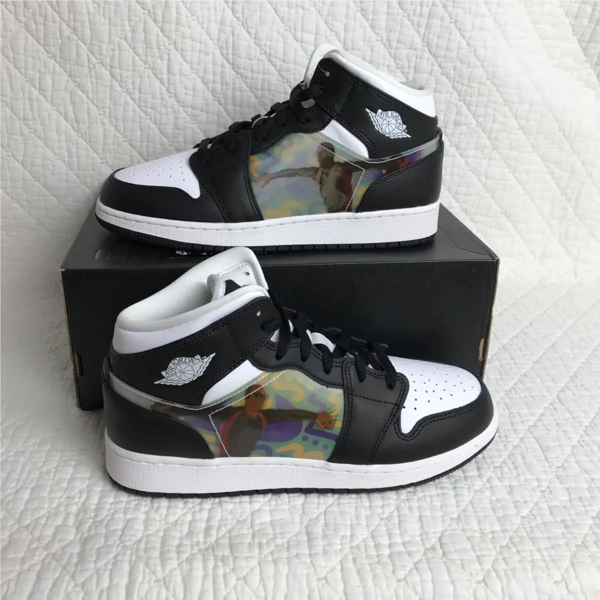 Nike Air Jordan 1 Mid GS Big Kid’s Shoes SZ 5.5Y Hologram DR9495-001
