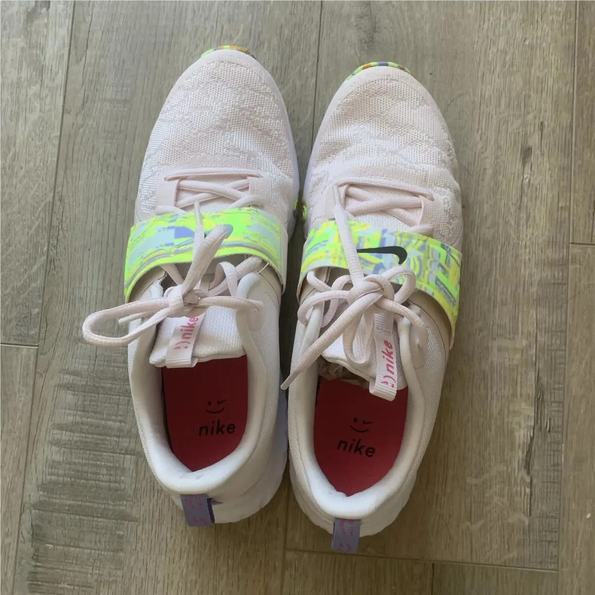 Nike shoes - Nike Renew In-Season - Renew - Pink 1