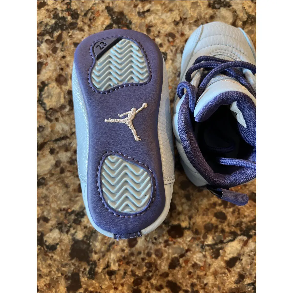 Nike shoes - Air Jordan 12 - Air - Blue 2