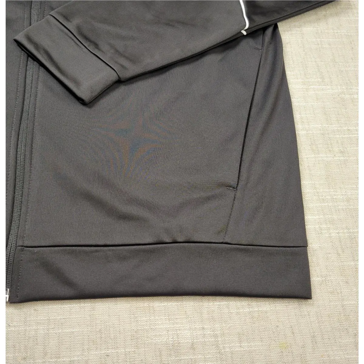 Puma clothing - Black White 5