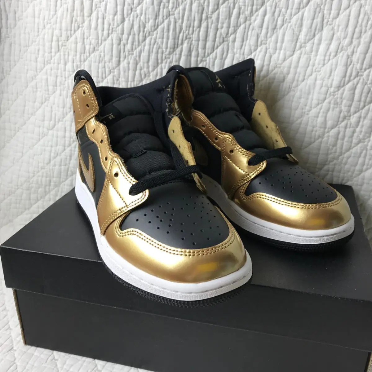 Nike shoes - Air Jordan 1 MID SE (GS) - DR6967-071 - Black/Metallic Gold white 8