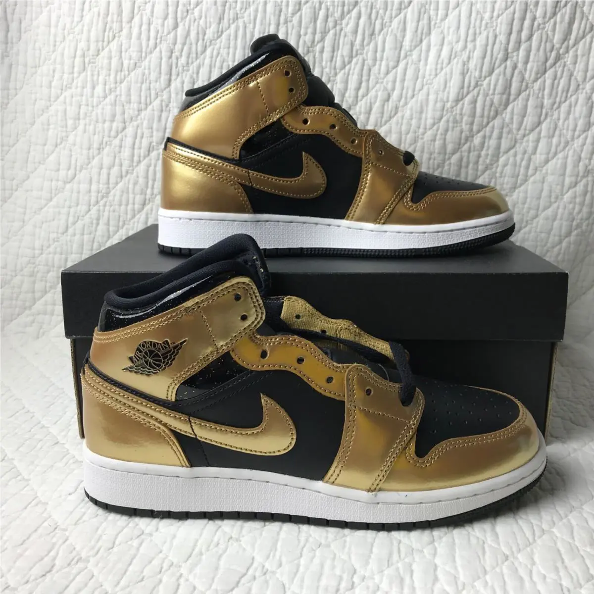 Nike shoes - Air Jordan 1 MID SE (GS) - DR6967-071 - Black/Metallic Gold white 0